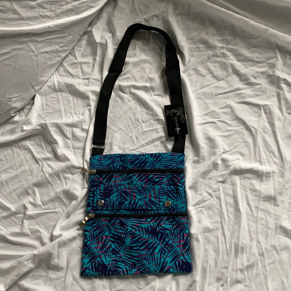 BNWT 2 Moda crossbody bag